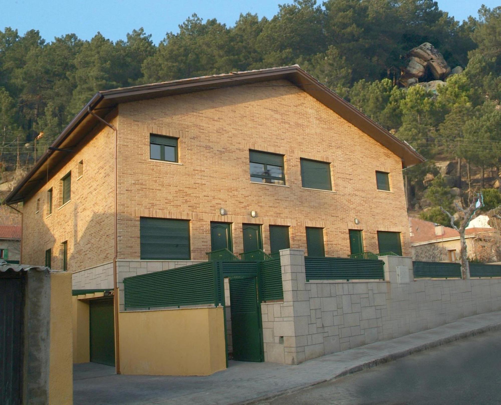 Apartahotel Rural Collarubio Luxury Collado Mediano Eksteriør billede